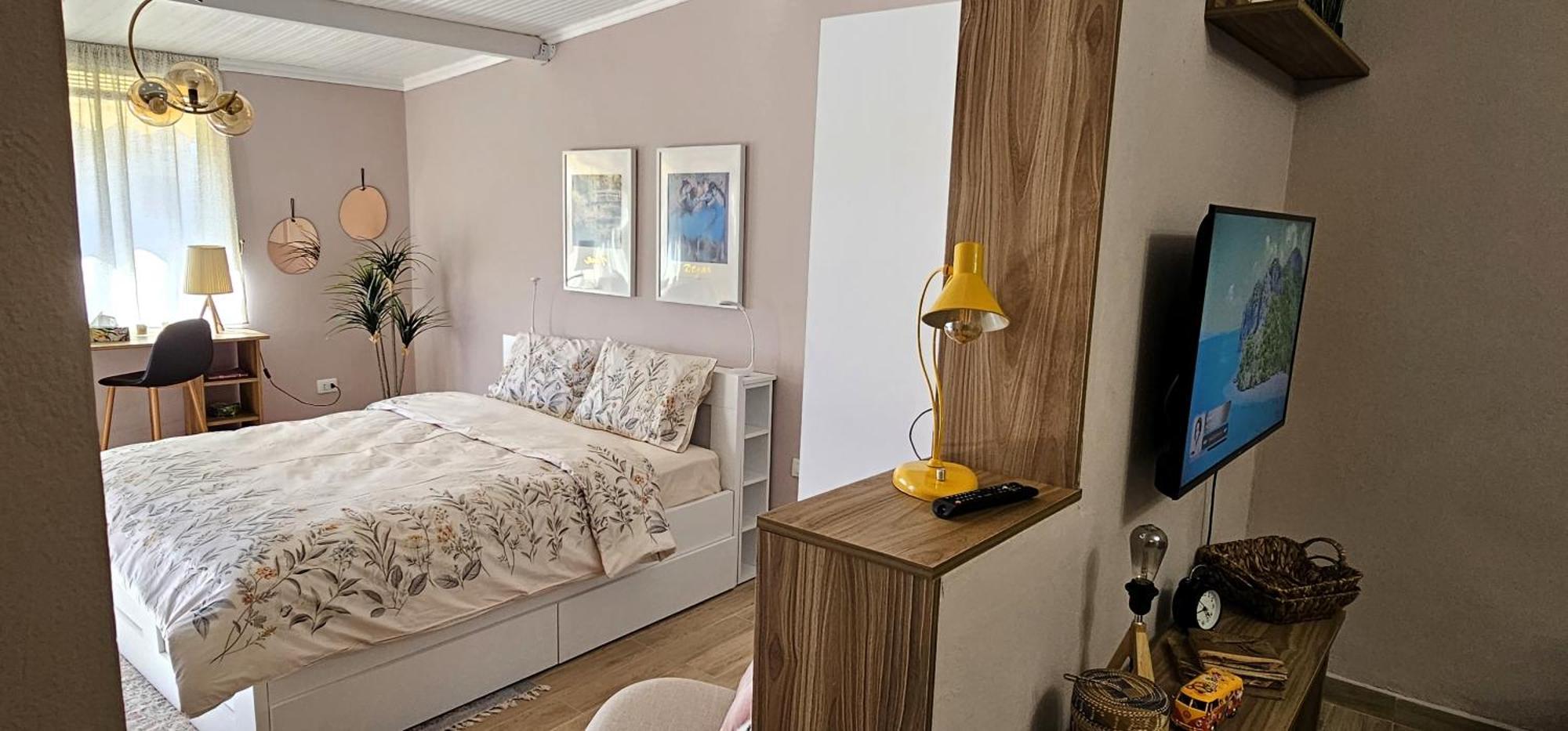 Apartament Nuci's Place 3, Cozy 1 Bedroom With Balcony Near Bllok Tirana