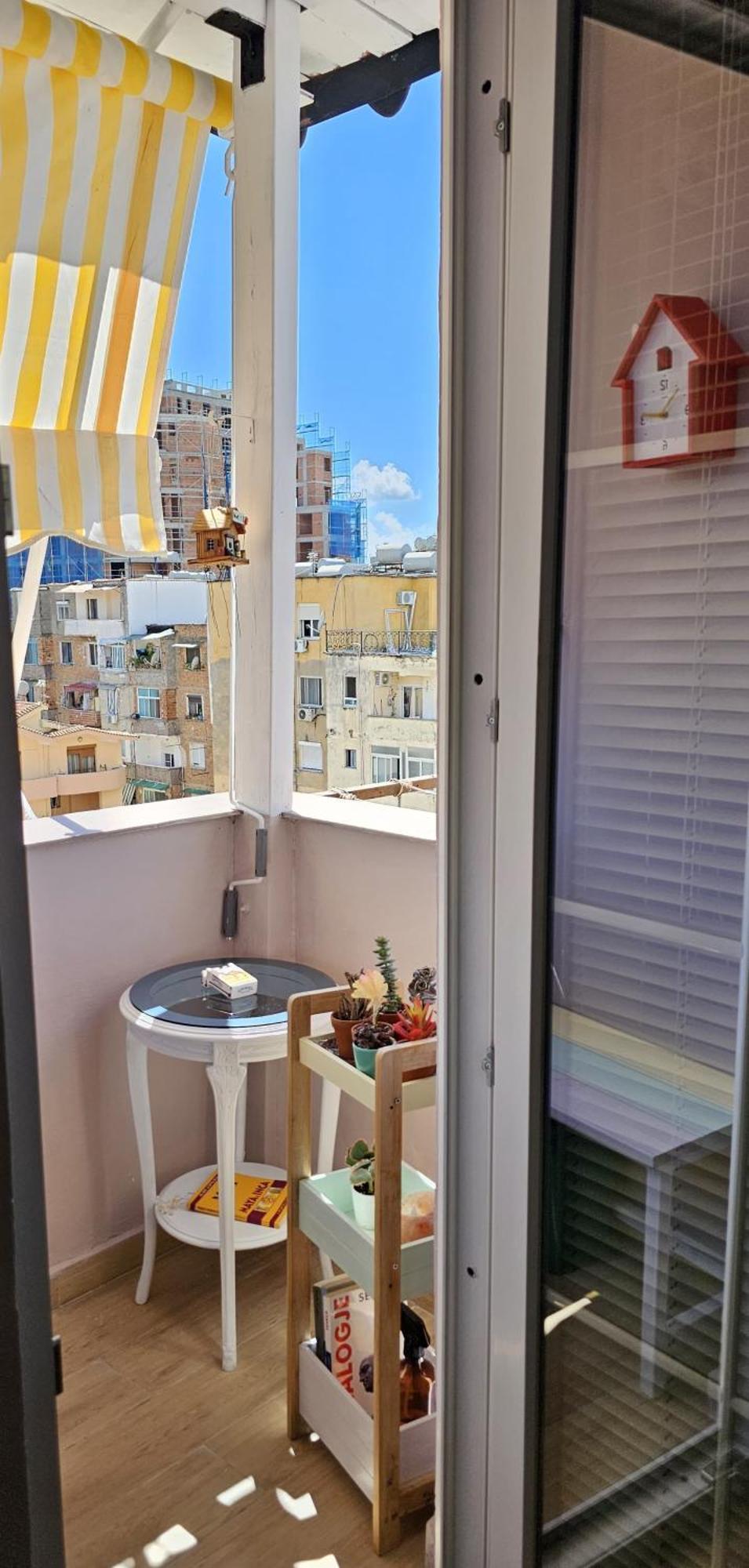 Appartement Nuci's Place 3, Cozy 1 Bedroom With Balcony Near Bllok *