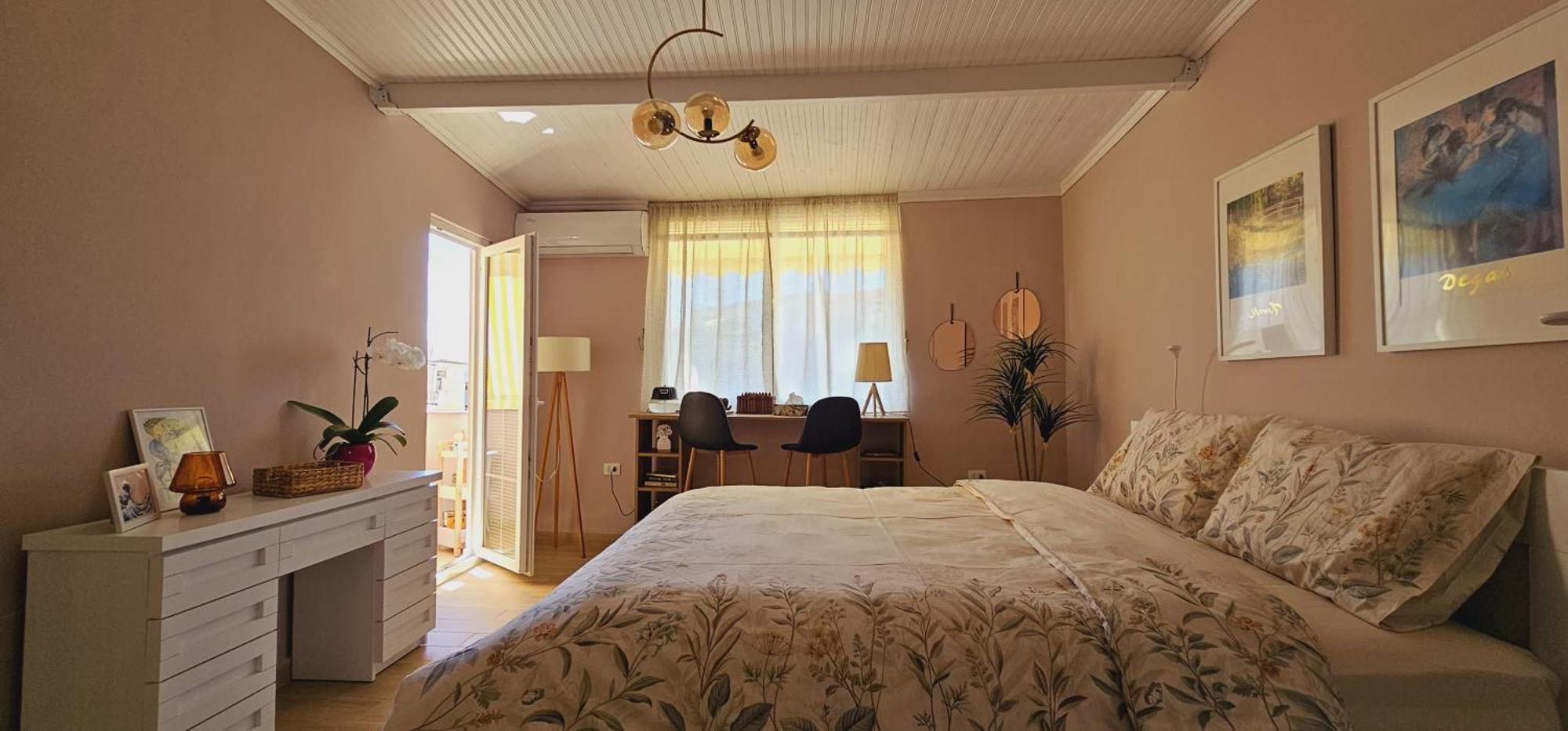 Nuci's Place 3, Cozy 1 Bedroom With Balcony Near Bllok Tirana